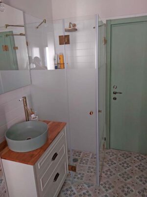 מקלחון פינתי 2 קבועים + 2 דלתות פרזול זהב